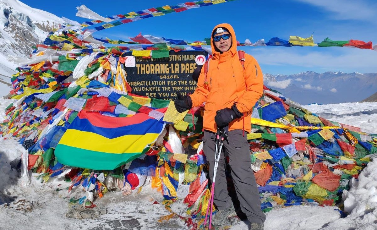 Leslie at Thorong la Pass 5416m