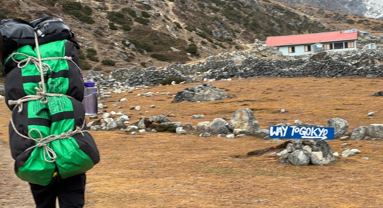Porter Carry heavy luggage during Gokyo Lake Trek
